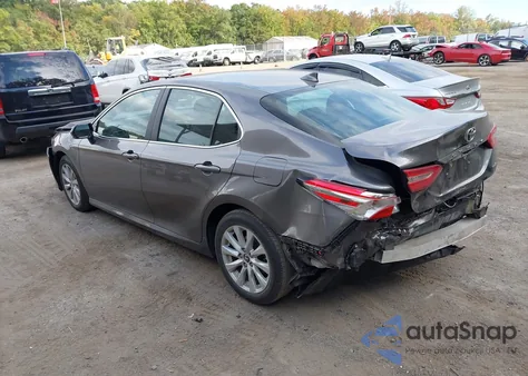 2019 Toyota Camry Le z USA, uszkodzony, nr VIN 4T1B11HK2KU854058
